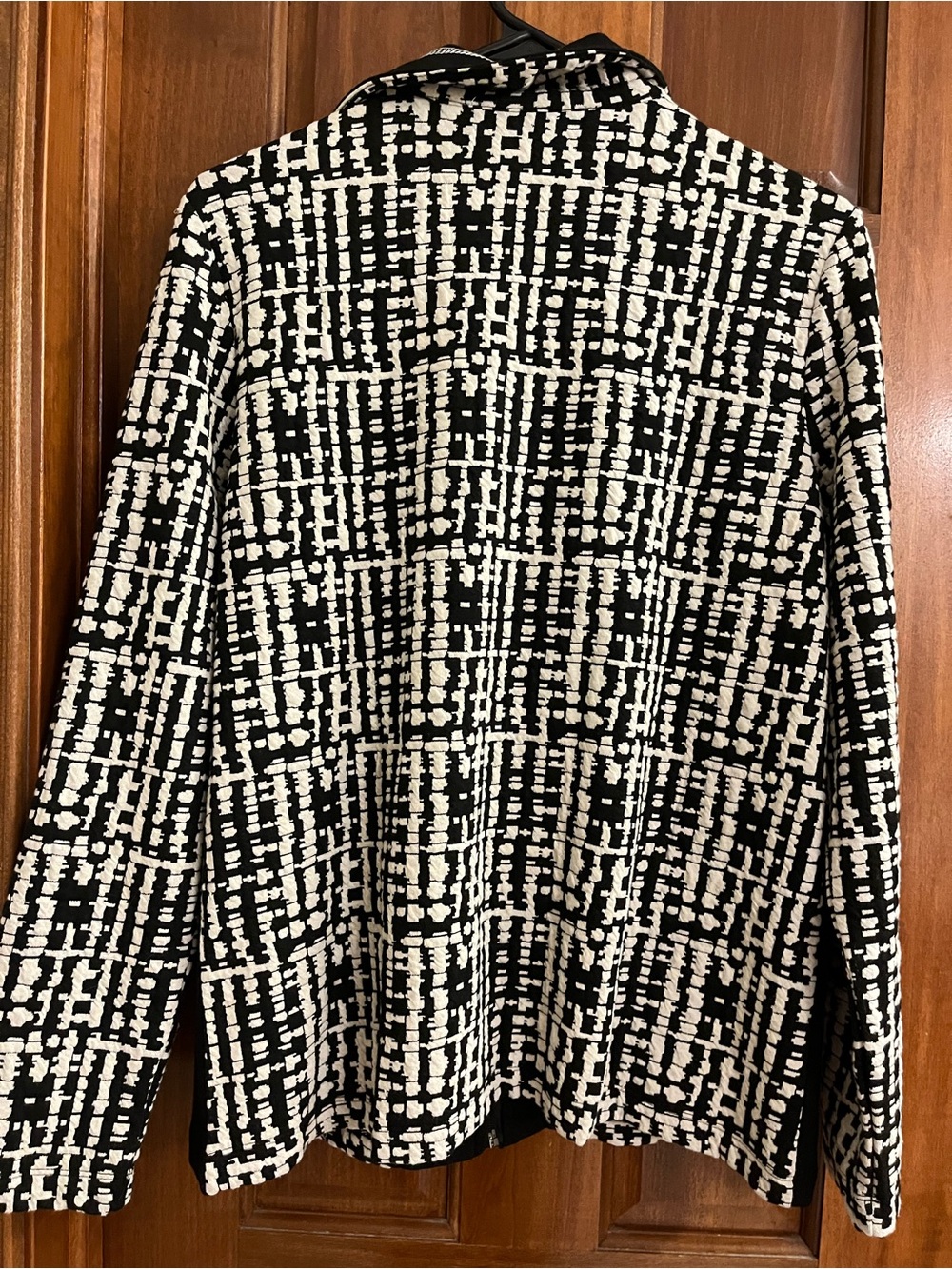 Black & White Patterned Zip-Front Jacket - Picture 4 of 5